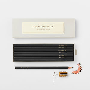 Katie Leamon Pencil Boxes  ✏︎ Katie Leamon ceruzák dobozban